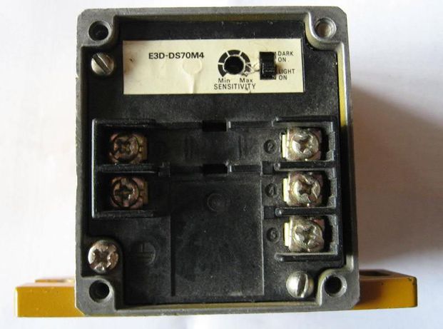 Omron E3D-DS70M4 фотоэлектрический выключатель счетчик