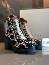 Gucci Tweed GG ankle boots buty wysokie w monogram