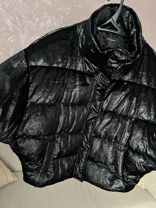 Чорна куртка жіноча тепла