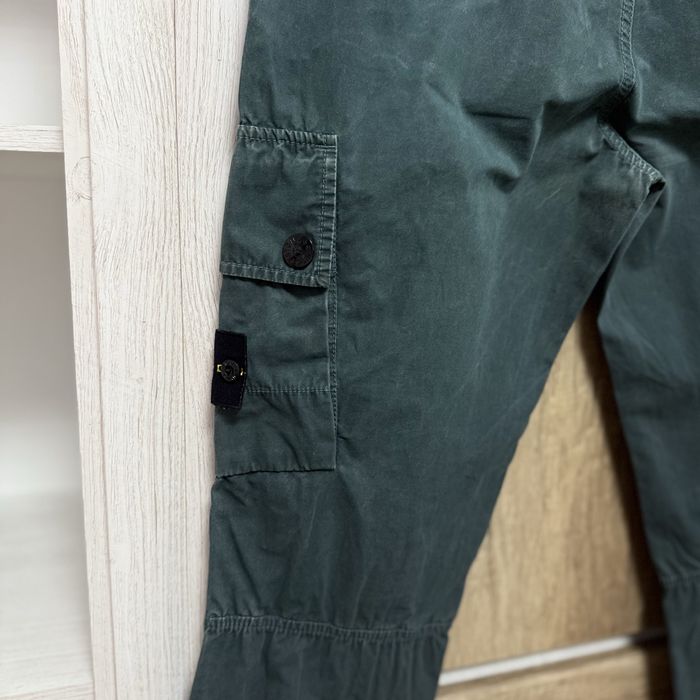 Оригінальні чоловічі штани карго Stone Island з патчем