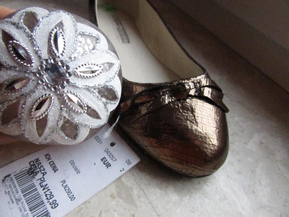 Idealna na ślub i wesele Nowe Skórzane złote baletki Buffalo London