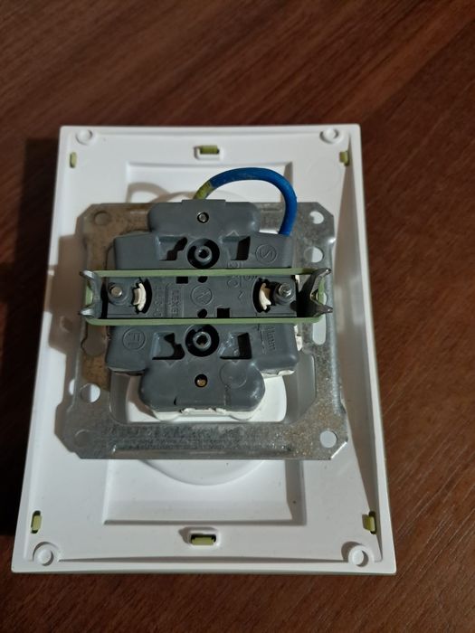 Gniazdko podwójne Schneider Electric zielono białe