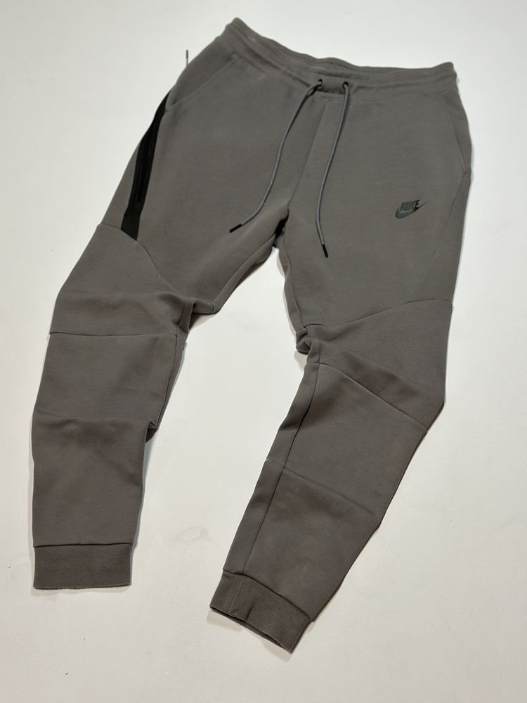 Штани nike tech fleece