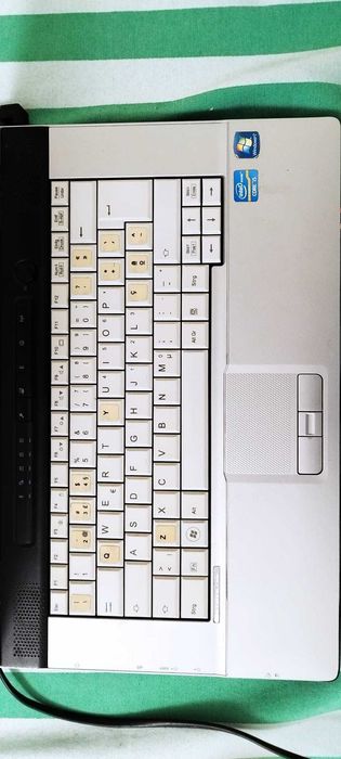 Computador Fujitsu com i5