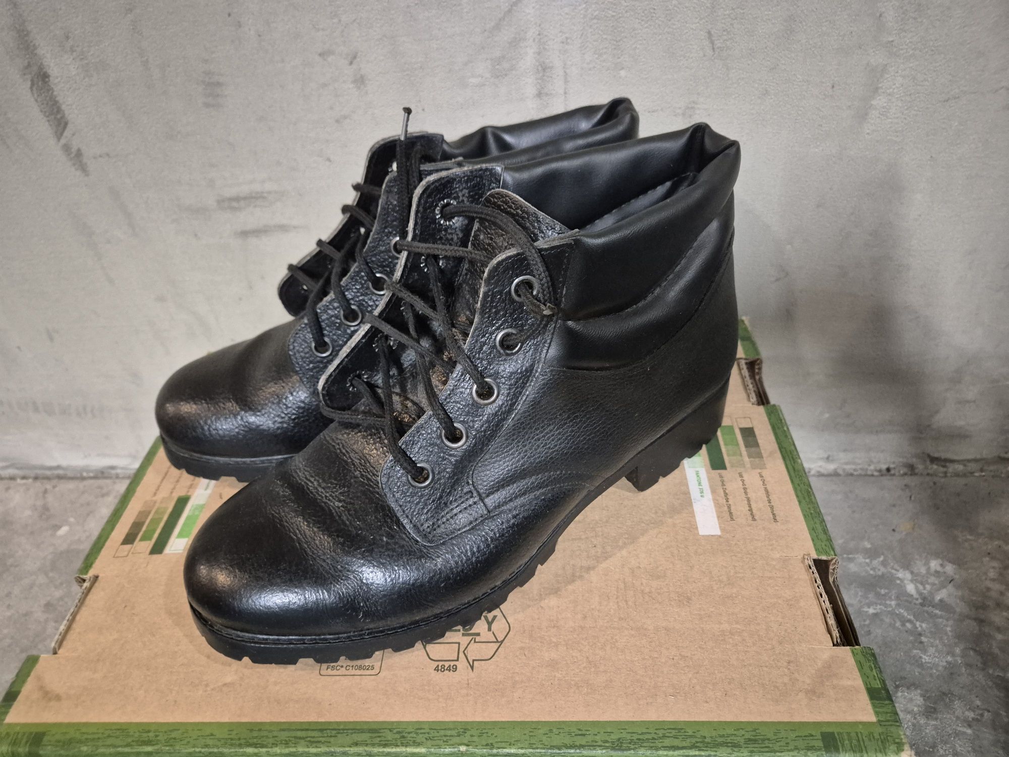 Buty robocze olejoodporne 44