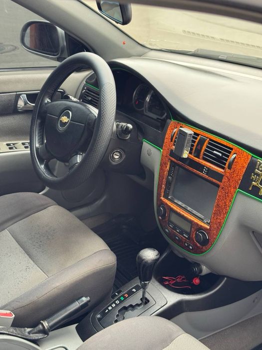 Продам Chevrolet  lacetti АВТОМАТ ГАЗ