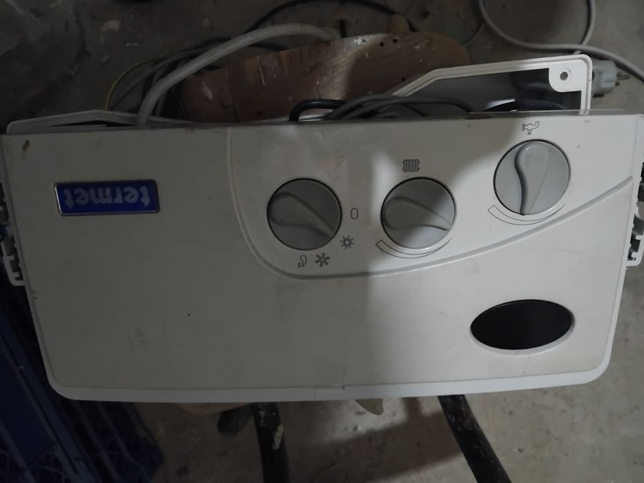 Розширювальний бачок. Газовий клапан. Вентилятор (турбіна) прессостат.