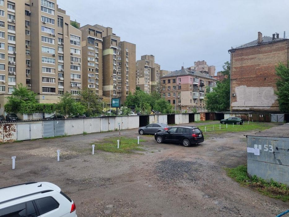 Оренда території під контейнери, автостоянки