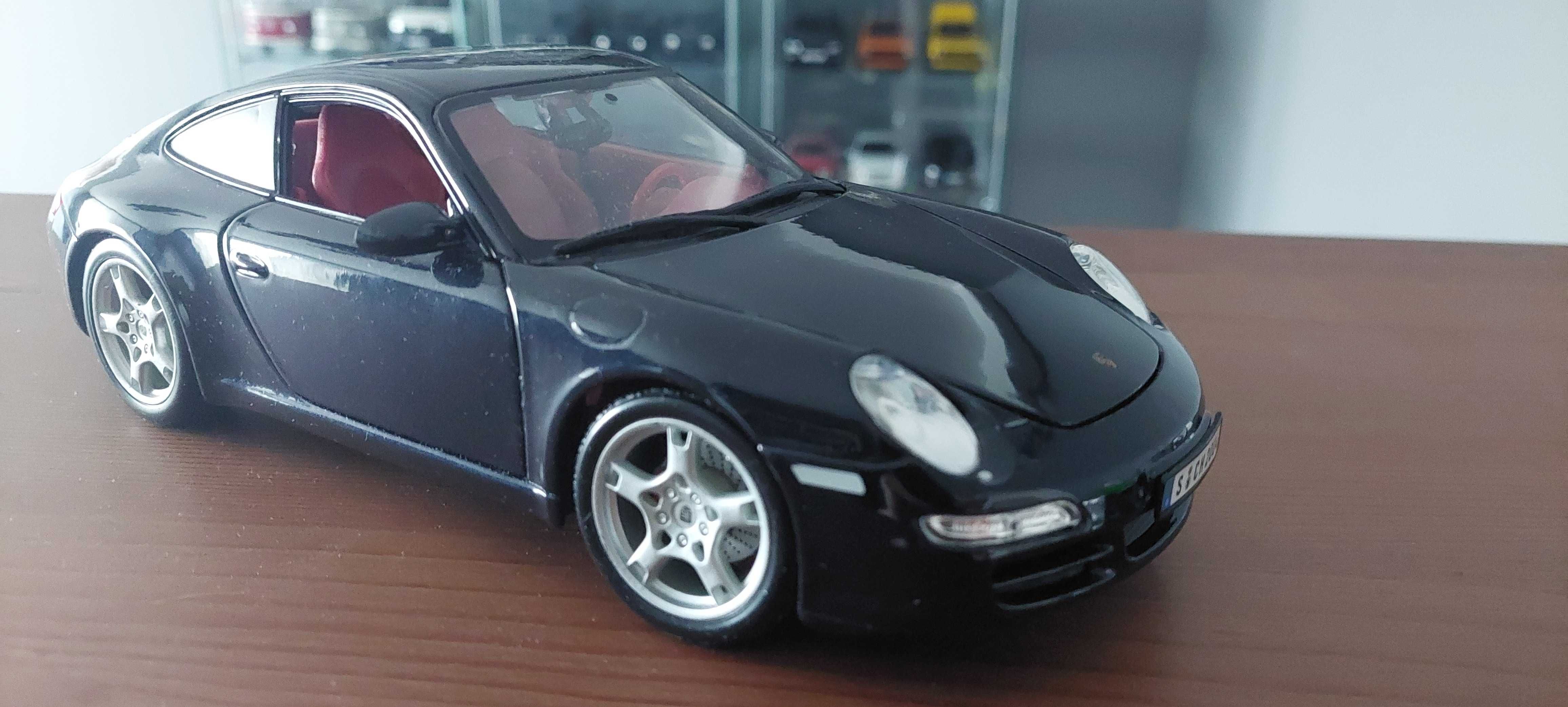 Model 1:18 Porsche Carrera S Maisto
