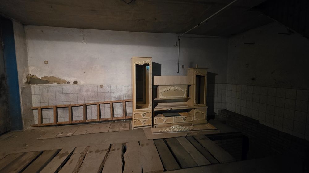 Здається в оренду Гараж-бокс на два авто з ямою, санвузлом і 3ма кімн.