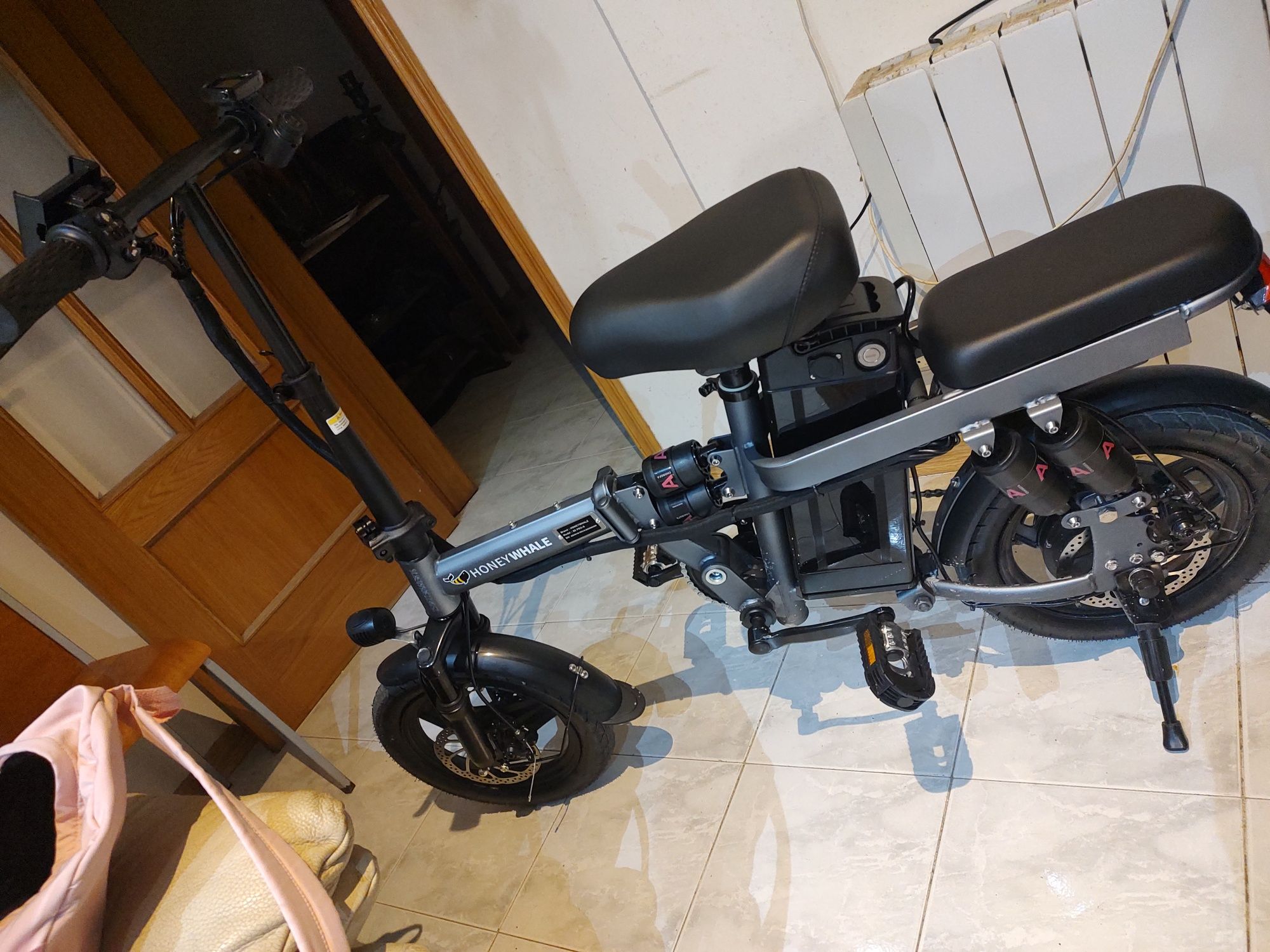 Bicicleta Elétrica Dobrável Honey Whale – €400