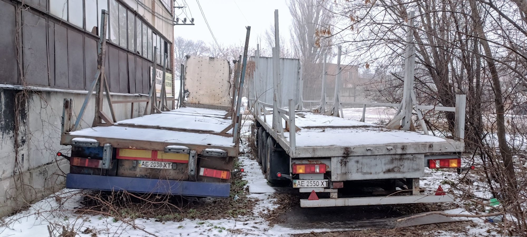 Напівпричепи вантажні