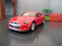 Nissan GT-R - Bburago 1/32