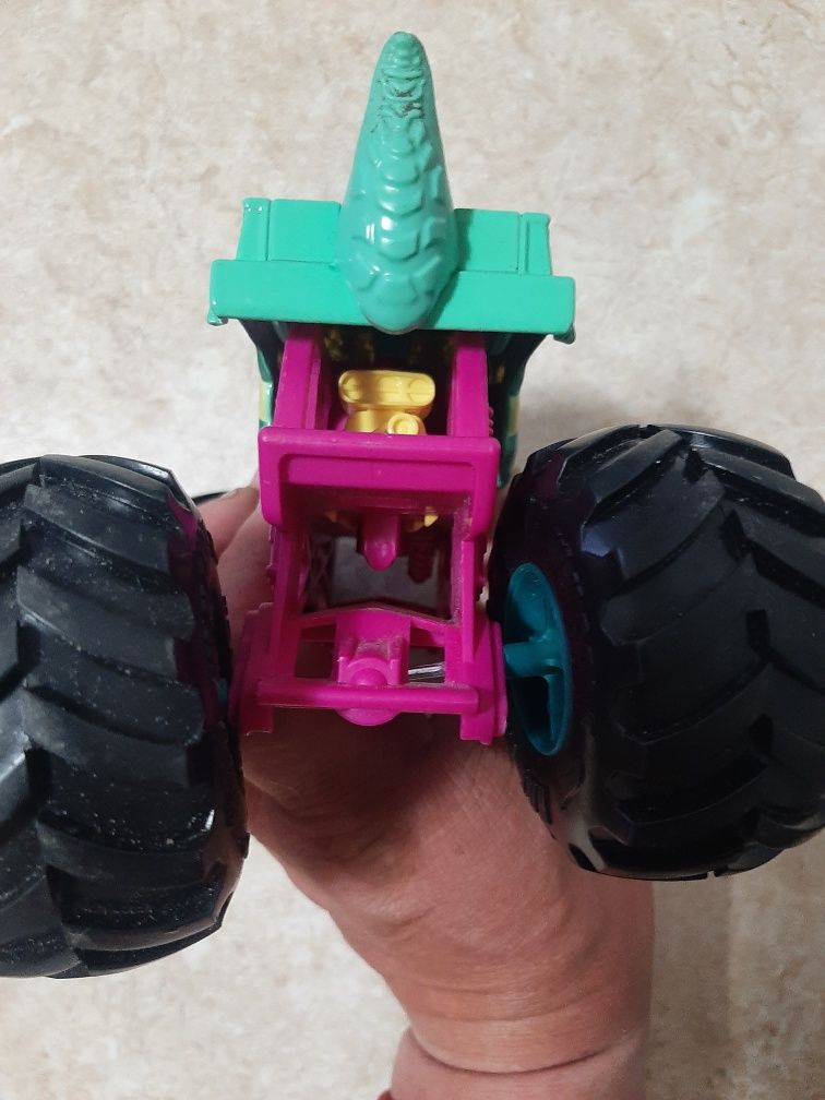 Машинка Монстр-Трак Зомбі Рекс Хот Вілс Hot Wheels
Monster Trucks Zomb