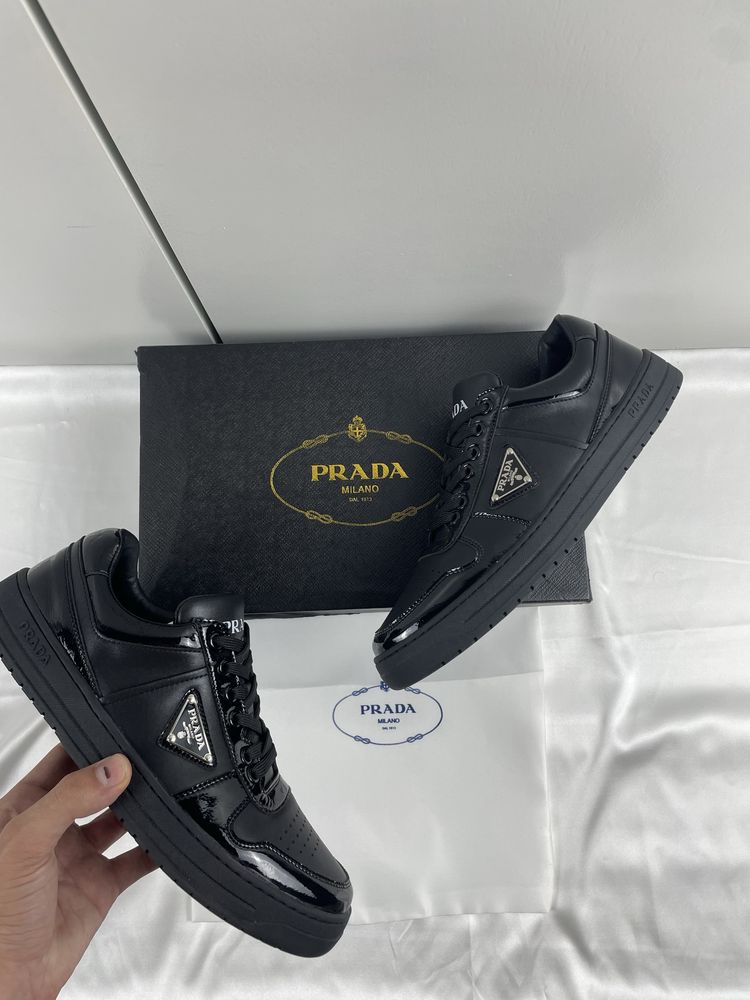 Prada Downtown Black tamanho 42