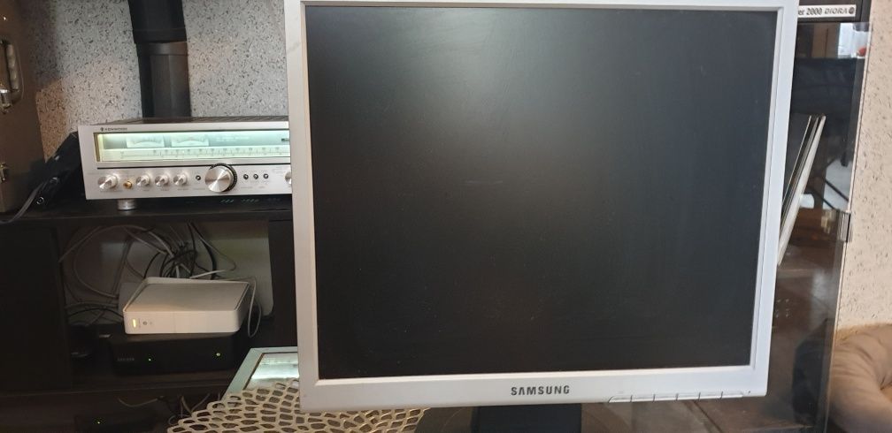 Monitor Samsung model 720N