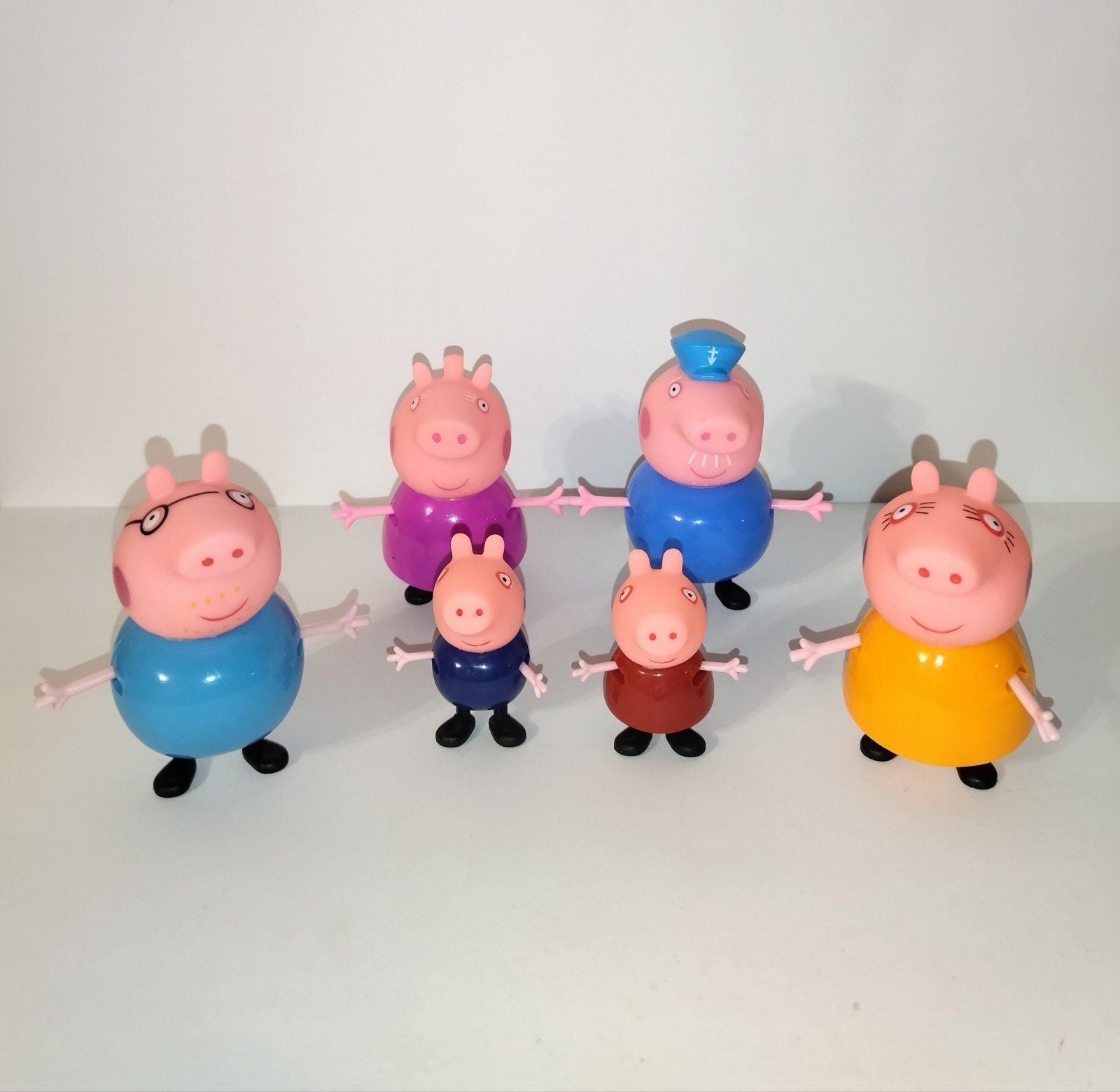 Набор фигурок Свинка Пеппа 6-героев в коробке.