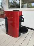 Máquina de Café Nespresso VertuoPlus Cherry Red
