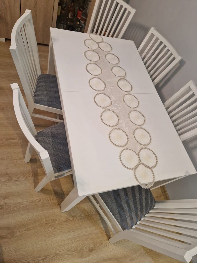 Stół i krzesła ( zestaw )