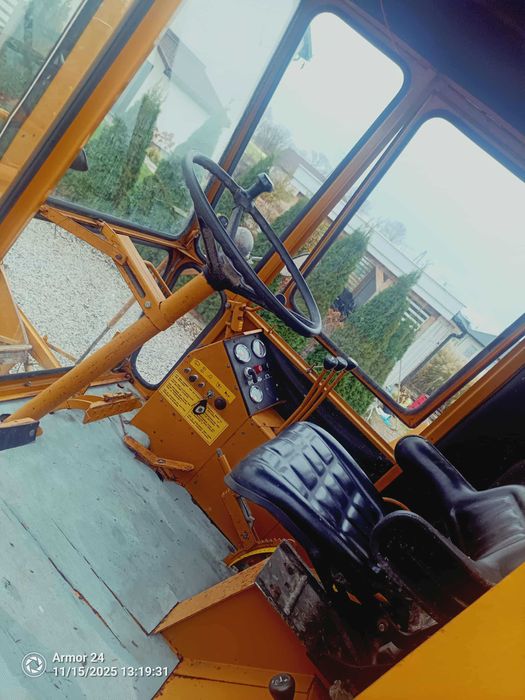 Kombajn zbożowy sampo 500 z kabiną