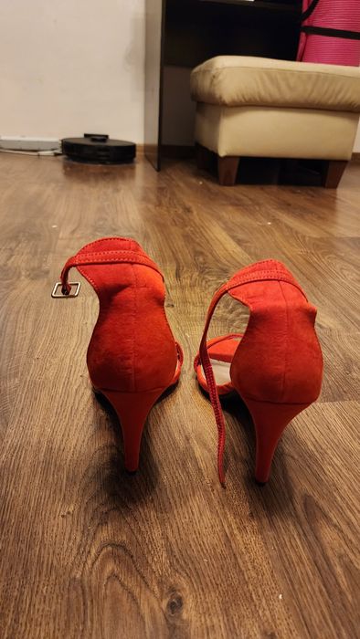 Святкові босоніжки 42р