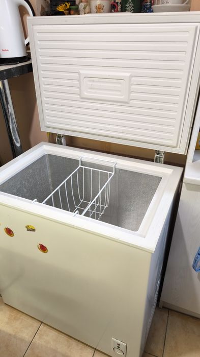 Морозильна камера Elenberg