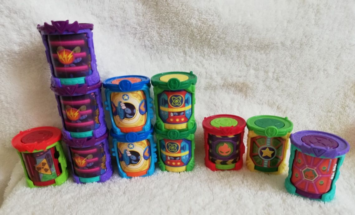 Super zings seria 2 (21 figurek, 11 skrytek, pojazdy)