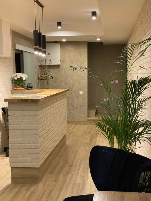 Wynajmę miejsce do manicure/pedicure w Salonie kosmetycznym. Centrum