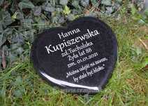 Płyta na nagrobek w kształcie serca z napisem