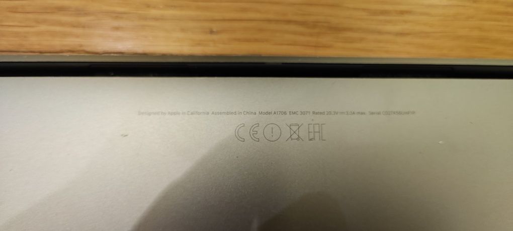 Apple MacBook Pro A1706 i5 7267U (7-gen.) 3,1 GHz / 8 GB / 512 SSD