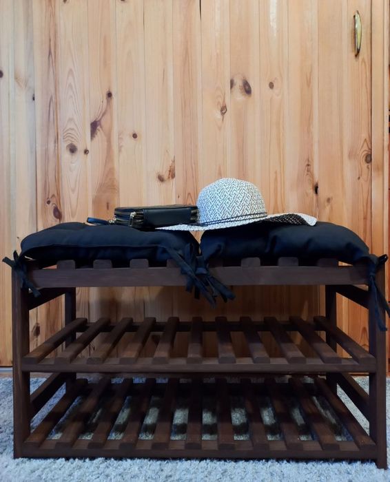 Дерев'яна стійка. Стійка  для одягу. Вішалка для одягу з дерева