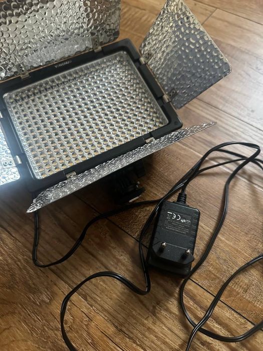 LED світло Yongnuo YN-300 III без тринога