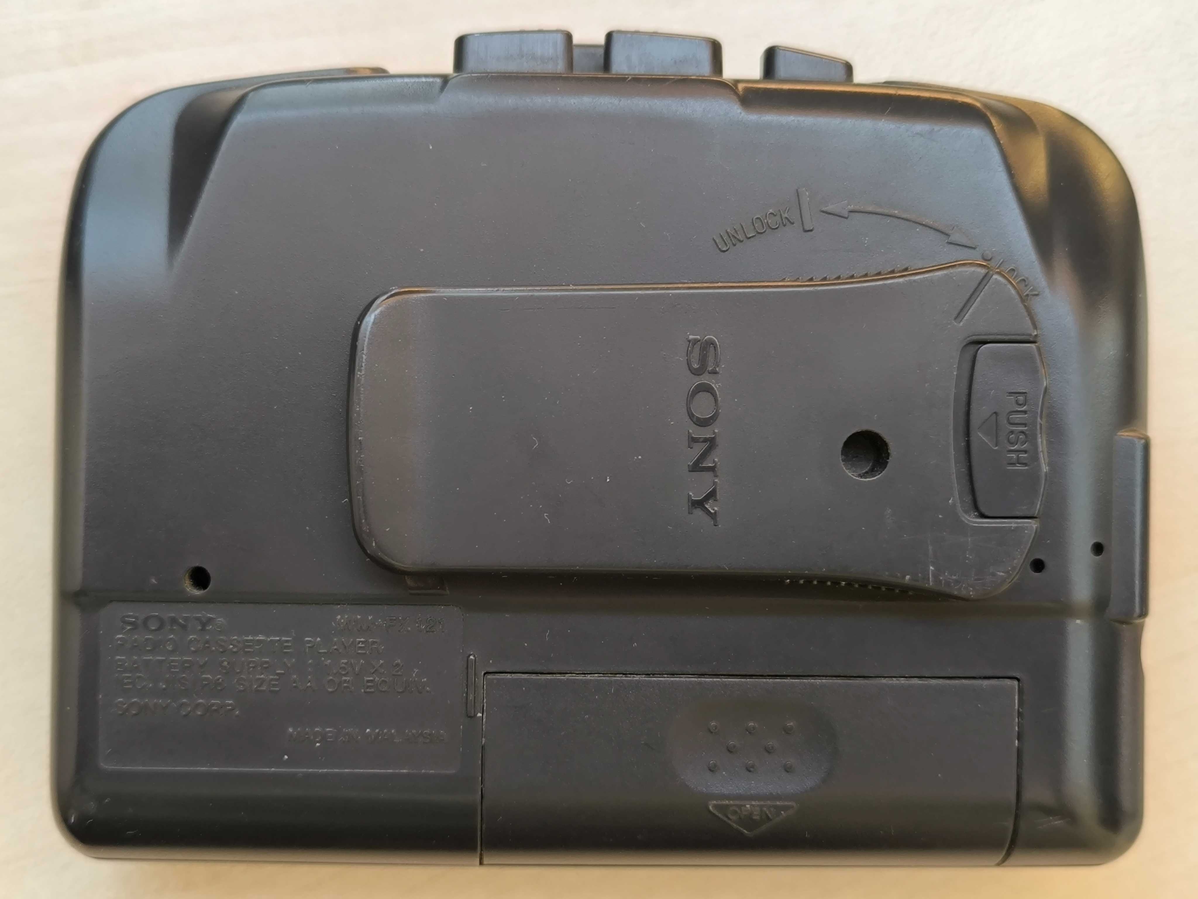Кассетный плеер Sony WM-FX121