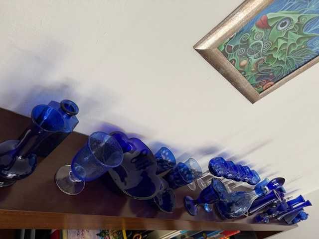 kolekcja szkła i kryształów kobaltowych
