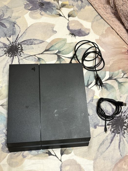 Playstation 4 + 2gry