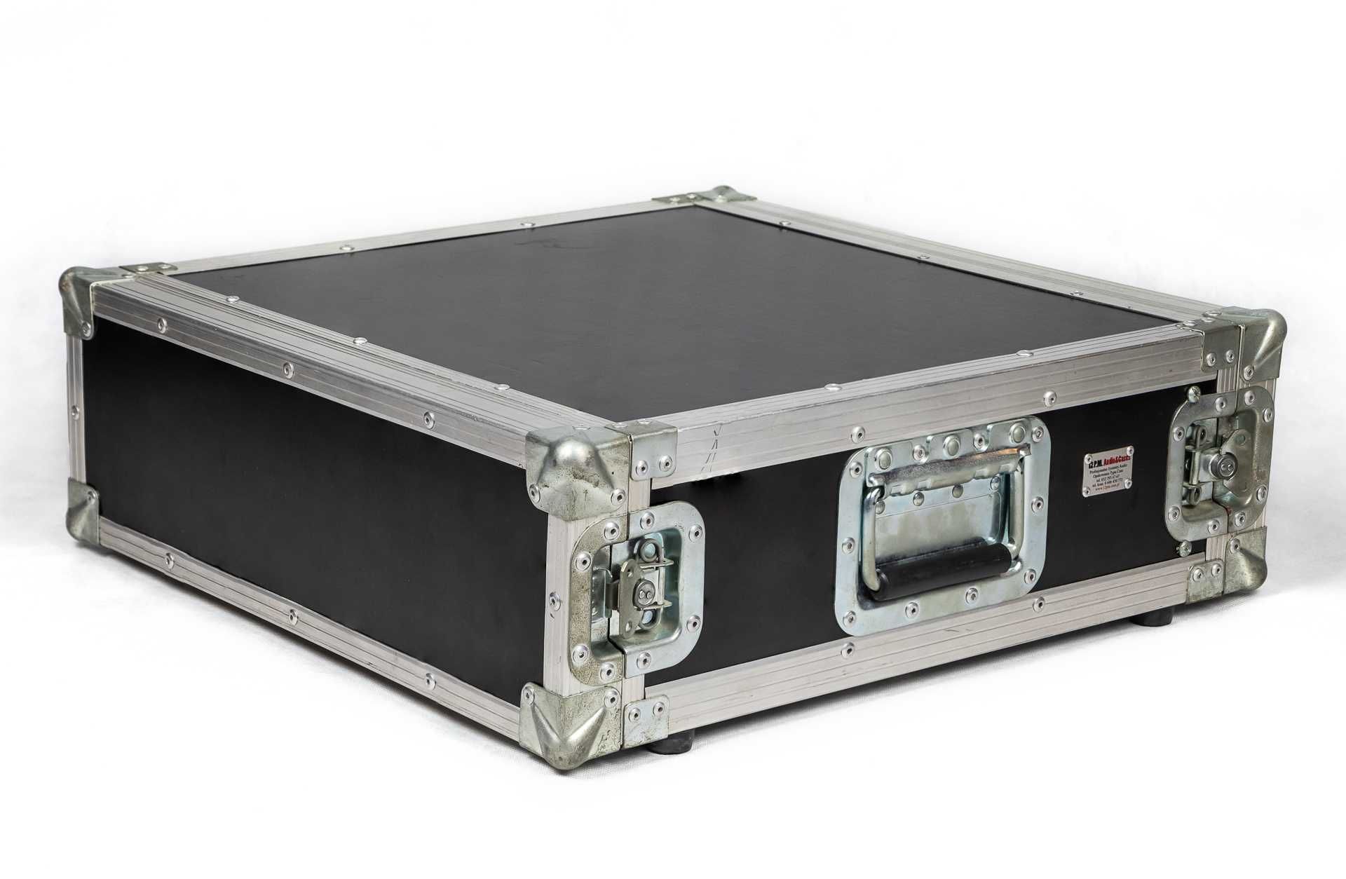 Ampeg SVT 3 PRO + case - wzmacniacz do basu + skrzynia transportowa