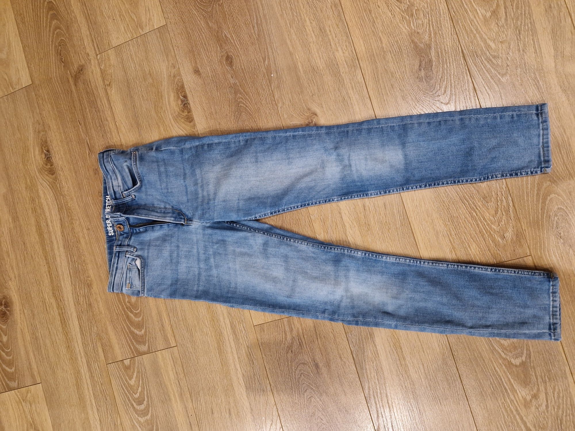 Spodnie jeansowe r.140 denim