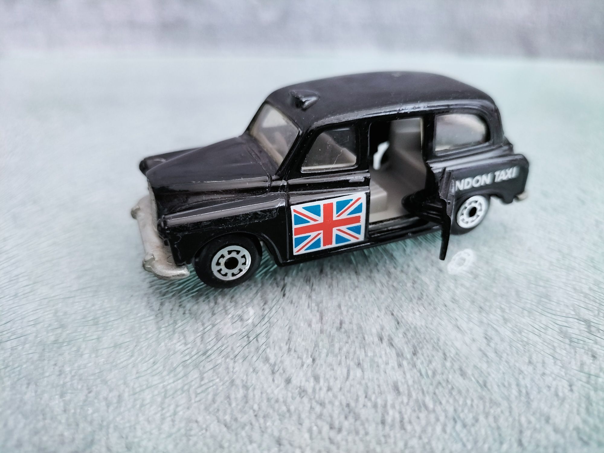 Matchbox 1986 London Taxi FX4R 1:60