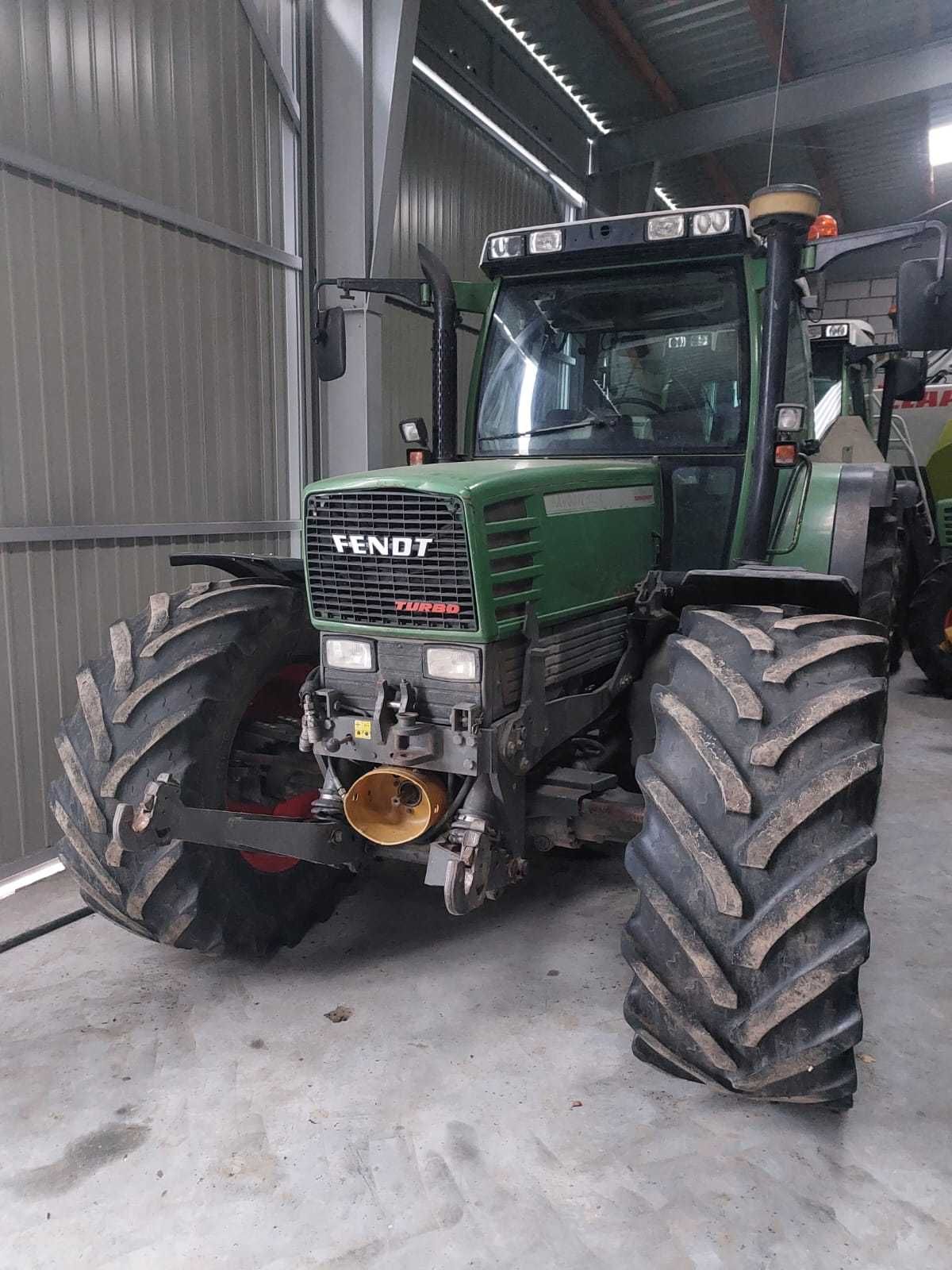 ciagnik rolniczy Fendt 515c tuz wom