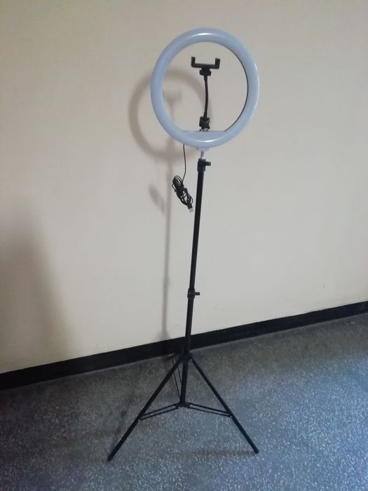 Lampa pierścieniowa LED GRUNDIG