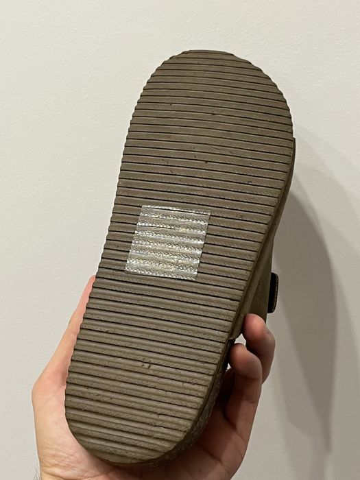 Шльопанці Primark