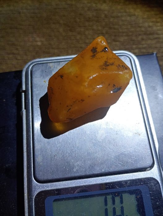 Bursztyn bałtycki surowy