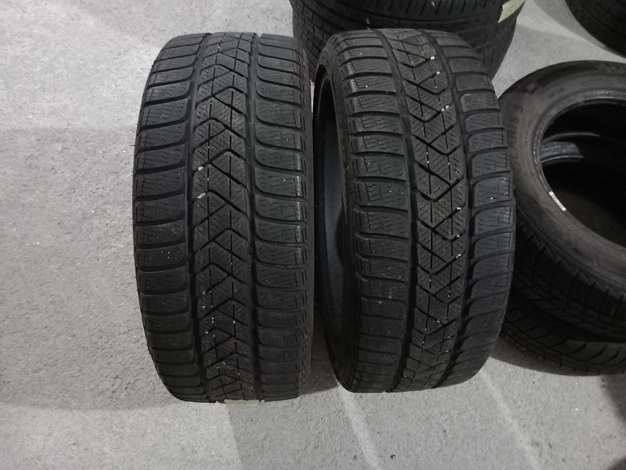 2 Pneus 205/40R17 Pirelli seminovos