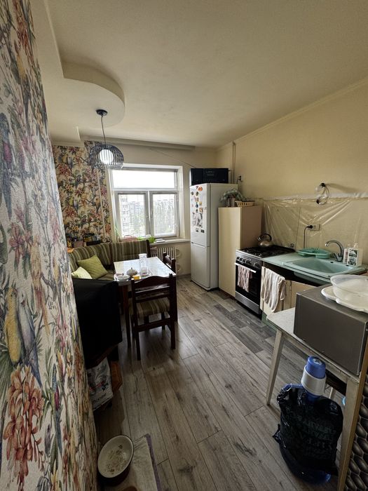 Продам 3 х.ком .Каменское левый берег 9 мик.