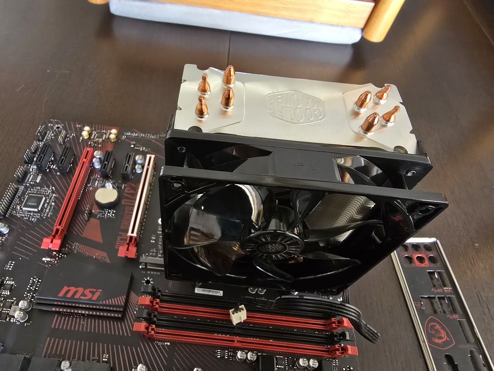 Combo motherboard MSI z370 + intel i5-9600k + cooler master hyper 212