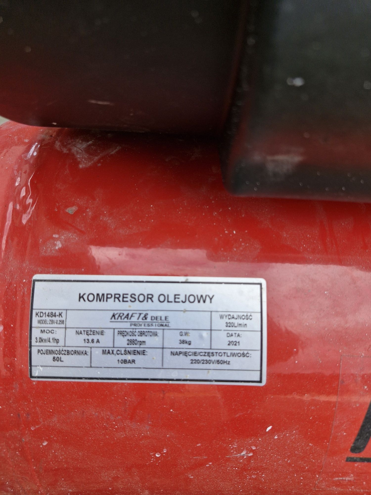 Sprzedam uszkodzony kompresor dwutłokowy spalony  stojak