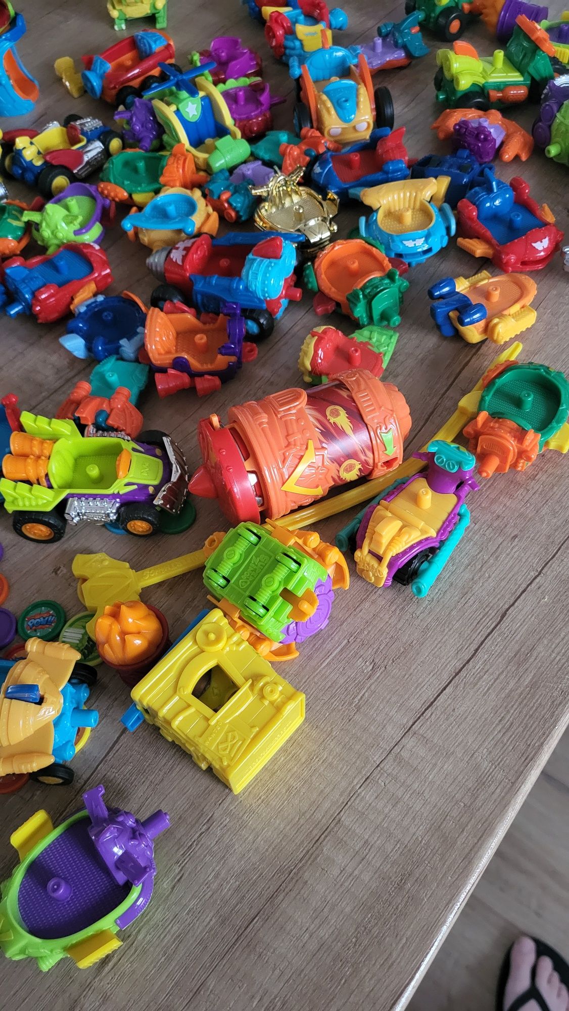 Pojazdy, bazy super zings