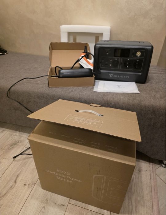 Зарядна станція BLUETTI PowerOak EB70