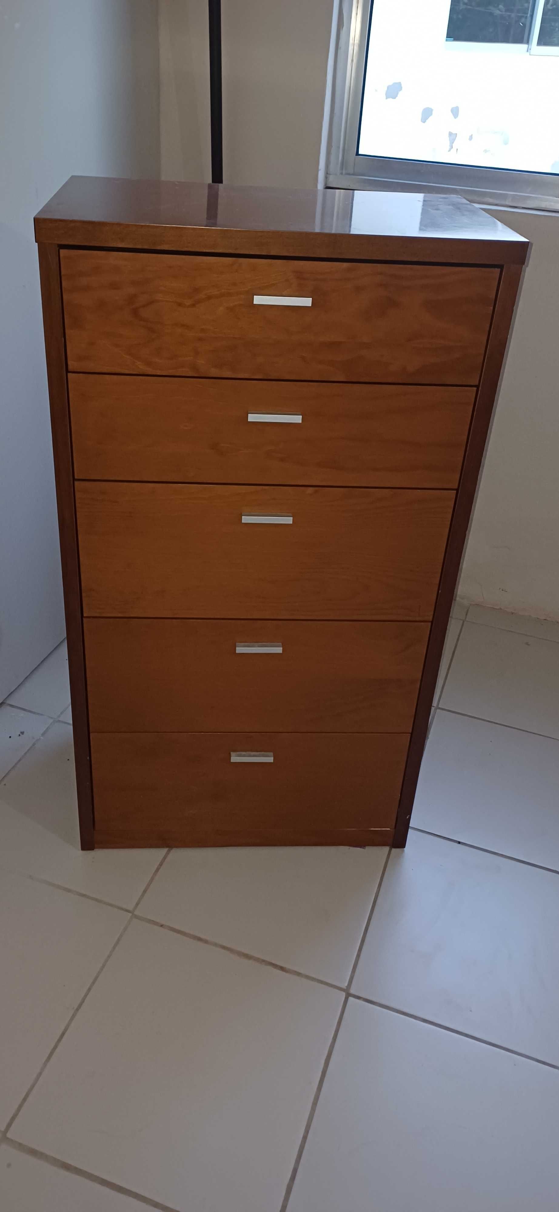 Camiseiro com 5 portas