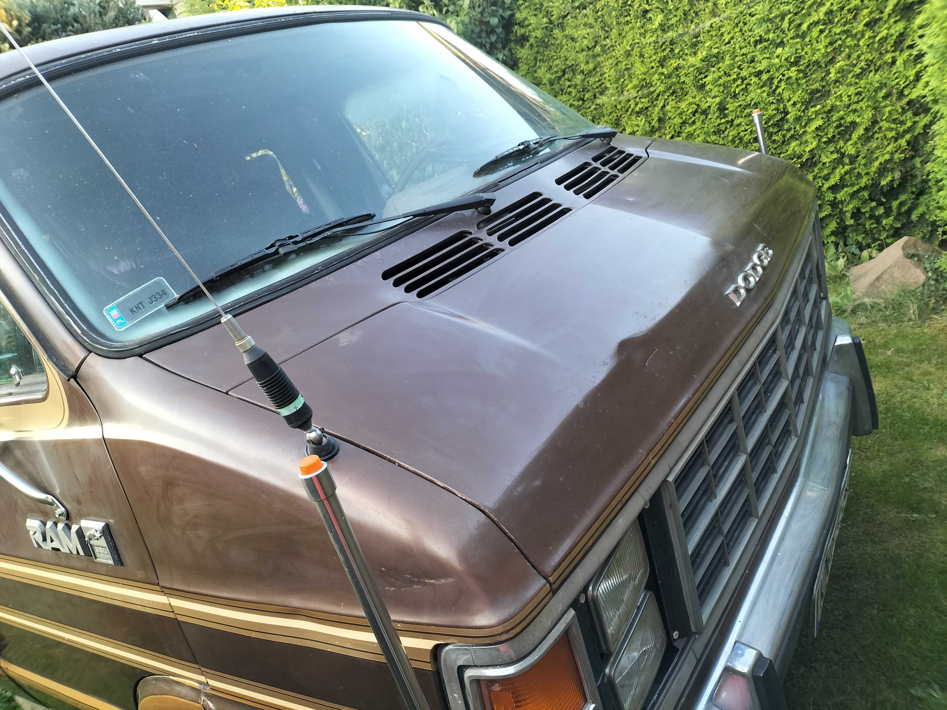 DODGE RAM VAN B250 5.2V8 - Salonka. Klasyk USA. Zabytek. Youngtimer.